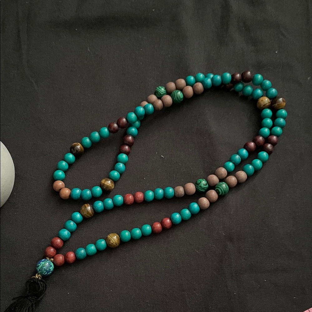 Hand assembled beaded necklace turquoise